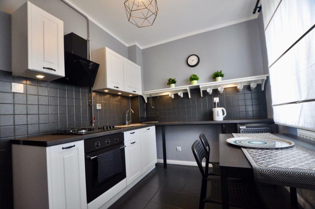 Abrahama Apartment Варшава Экстерьер фото
