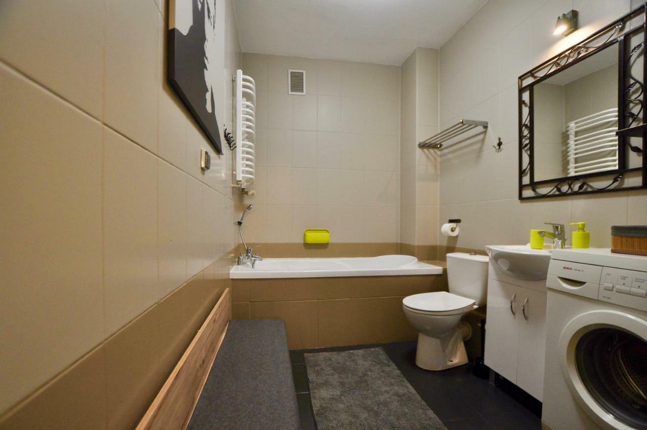 Abrahama Apartment Варшава Экстерьер фото